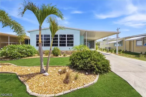 726 Knotty Pine Cir, North Fort Myers, FL 33917