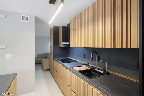 Kitchen - 788 Park Shore Dr #E20, Naples, FL 34103 photo 6 of 10