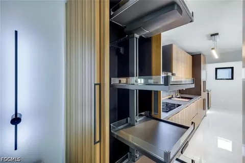 Kitchen - 788 Park Shore Dr #E20, Naples, FL 34103 photo 10 of 10