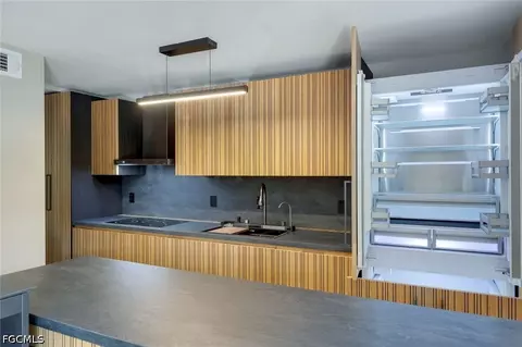 Kitchen - 788 Park Shore Dr #E20, Naples, FL 34103 photo 8 of 10