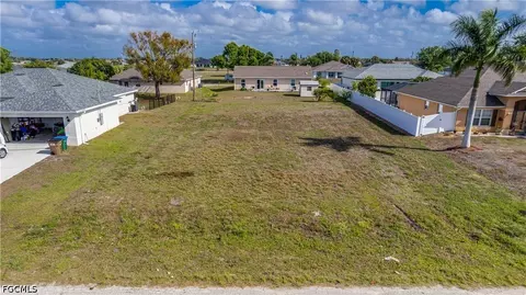 2113 NE 15th Ter, Cape Coral, FL 33909