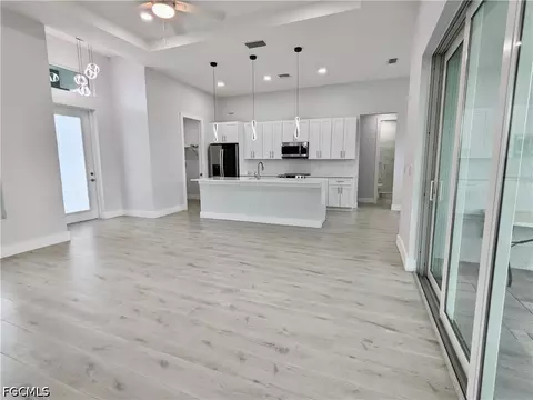 3027 SW 16th Pl, Cape Coral, FL 33914