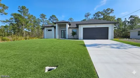 1402 5th Ave, Lehigh Acres, FL 33972