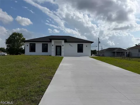 3931 Sunset Rd, Lehigh Acres, FL 33971