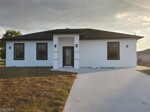 3931 Sunset Rd, Lehigh Acres, FL 33971