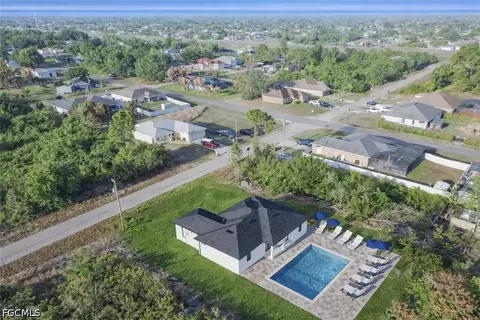 2924 5th St SW, Lehigh Acres, FL 33976