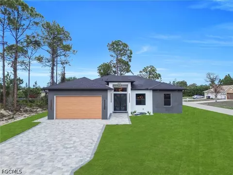 2800 30th St W, Lehigh Acres, FL 33971