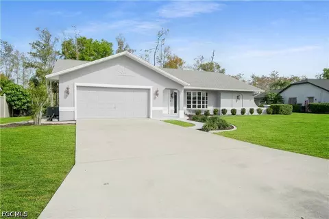 6686 Kestrel Cir, Fort Myers, FL 33966