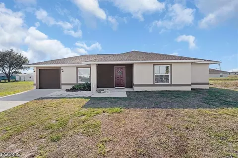 9016 Meadow Cir, Labelle, FL 33935