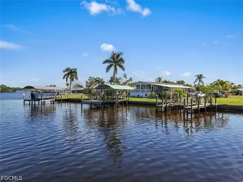 209 Sun Cir, Fort Myers, FL 33905