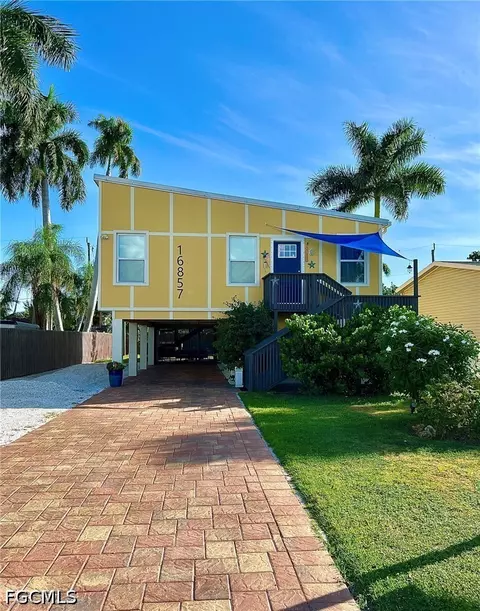 16857 Windcrest Dr, Fort Myers, FL 33908