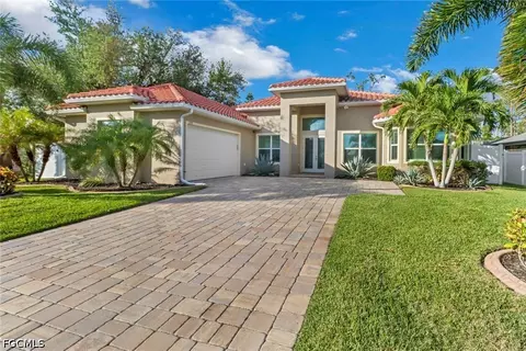 2215 SW 38th Ter, Cape Coral, FL 33914
