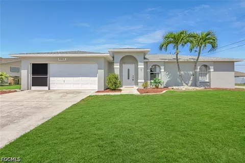 1913 NE 4th Ter, Cape Coral, FL 33909
