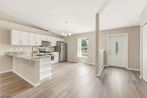 1913 NE 4th Ter, Cape Coral, FL 33909