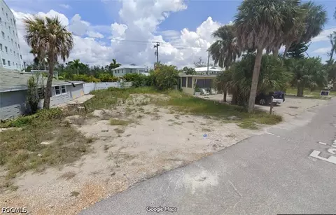 270 Fairweather Ln, Fort Myers Beach, FL 33931