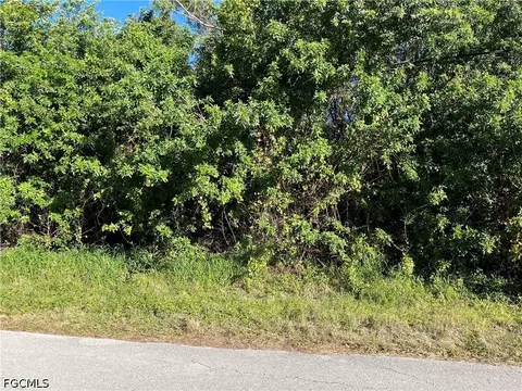 2603 E 7th St, Lehigh Acres, FL 33936