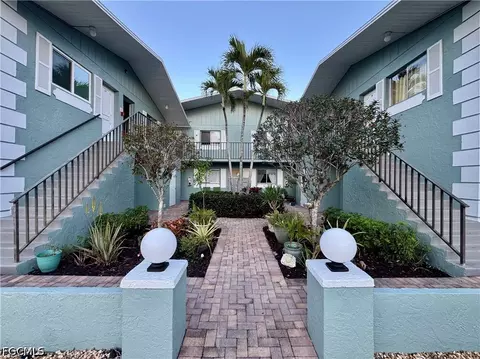 8061 Country Rd #202, Fort Myers, FL 33919