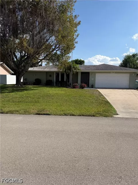 2216 SE 3rd St, Cape Coral, FL 33990