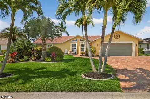 2317 SE 27th Ter, Cape Coral, FL 33904