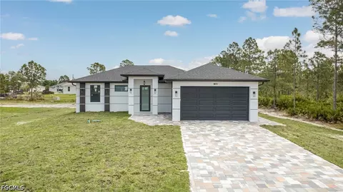 1002 Pine Ave, Lehigh Acres, FL 33972