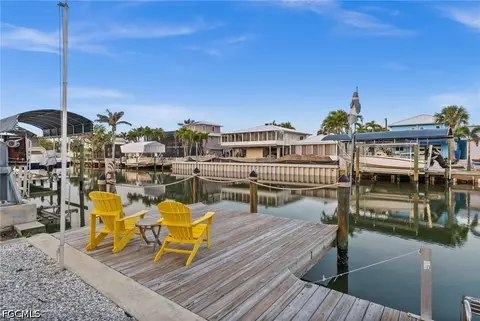 2331 Lemon St, Saint James City, FL 33956
