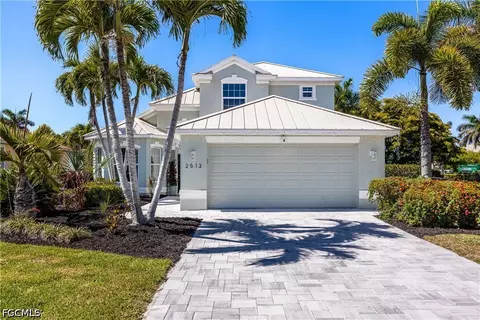 2513 Blackburn Cir, Cape Coral, FL 33991