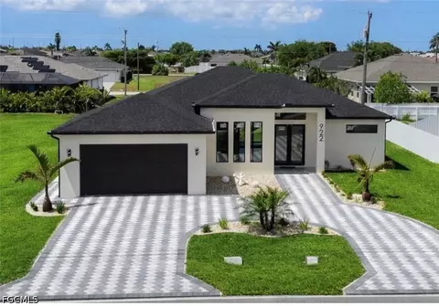 922 Santa Barbara Blvd N, Cape Coral, FL 33993
