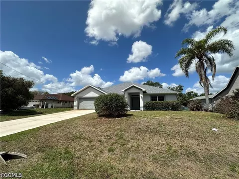 119 Columbus Ave, Lehigh Acres, FL 33936