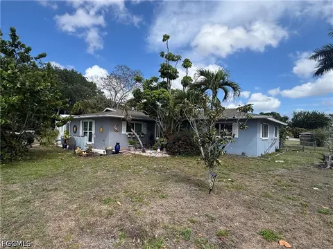 1912 Howe Ct, North Fort Myers, FL 33903