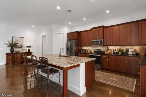 1561 Lynwood Ave, Fort Myers, FL 33901