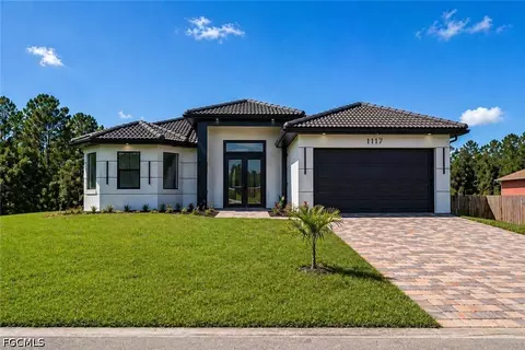 1117 Euclid Ave, Lehigh Acres, FL 33972