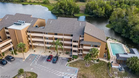 2069 W Lakeview Blvd #E1, North Fort Myers, FL 33903