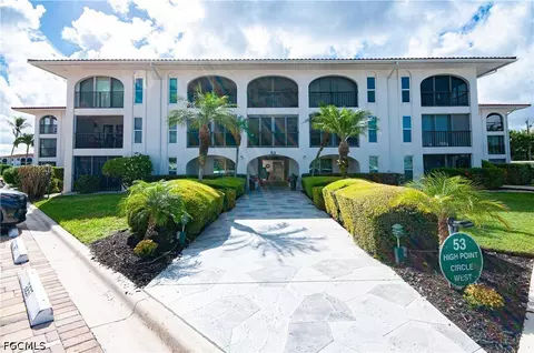 53 High Point Cir W #204, Naples, FL 34103