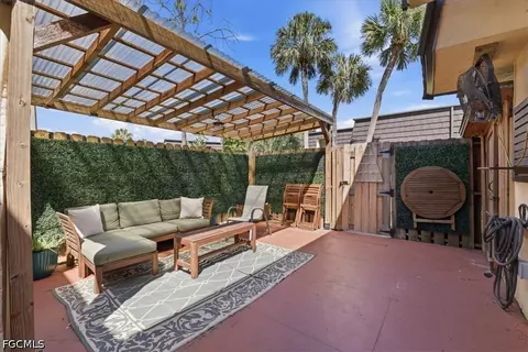 5590 Woodrose Ct #1, Fort Myers, FL 33907
