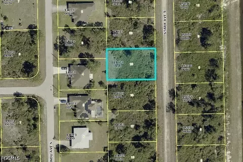 646 Stark Ave S, Lehigh Acres, FL 33974