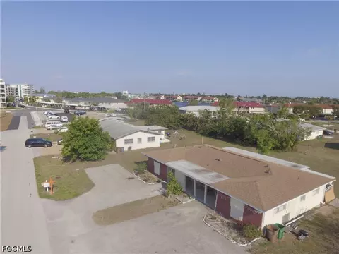 326 Palmetto Dr, Cape Coral, FL 33904