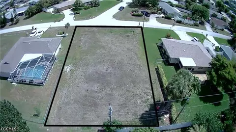 5234 Santa Rosa Ct, Cape Coral, FL 33904