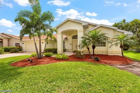9241 Bramble Ct, Fort Myers, FL 33919