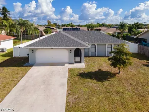 2115 SE 14th St, Cape Coral, FL 33990