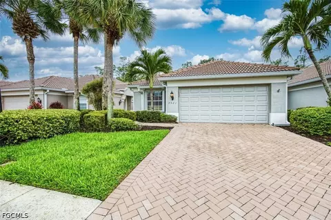 9521 Hemingway Ln, Fort Myers, FL 33913