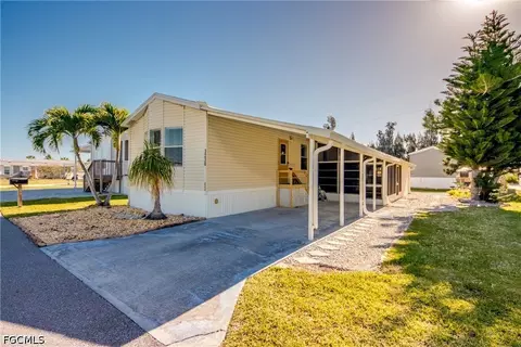 7230 Ladyfish Dr, Saint James City, FL 33956