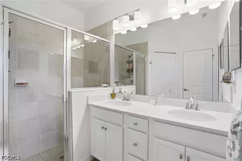 Bath - 2621 Vine Ave, Naples, FL 34120 photo 2 of 2