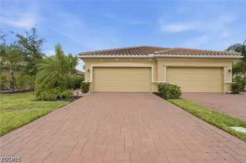 2621 Vine Ave, Naples, FL 34120