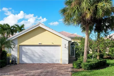 7983 Valentina Ct, Naples, FL 34114