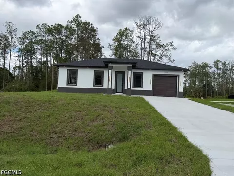 1607 E 14th St, Lehigh Acres, FL 33972