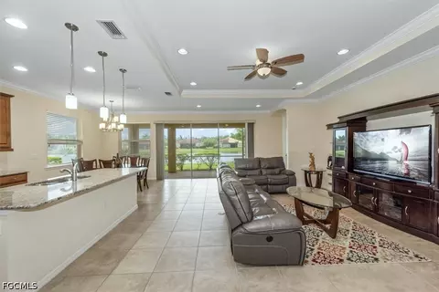 3862 Eldon St, Fort Myers, FL 33916