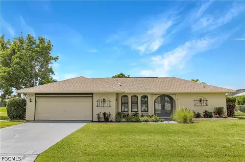 216 SE 30th Ter, Cape Coral, FL 33904