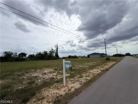 904 NE 20th St, Cape Coral, FL 33909