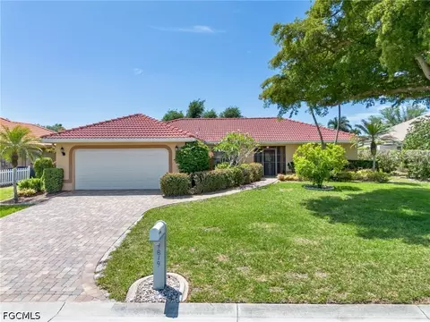 9819 Capstan Ct, Fort Myers, FL 33919