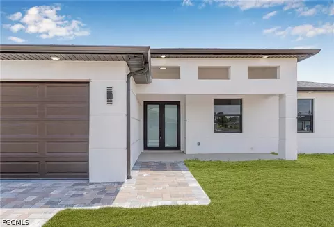 618 Raintree St E, Lehigh Acres, FL 33974